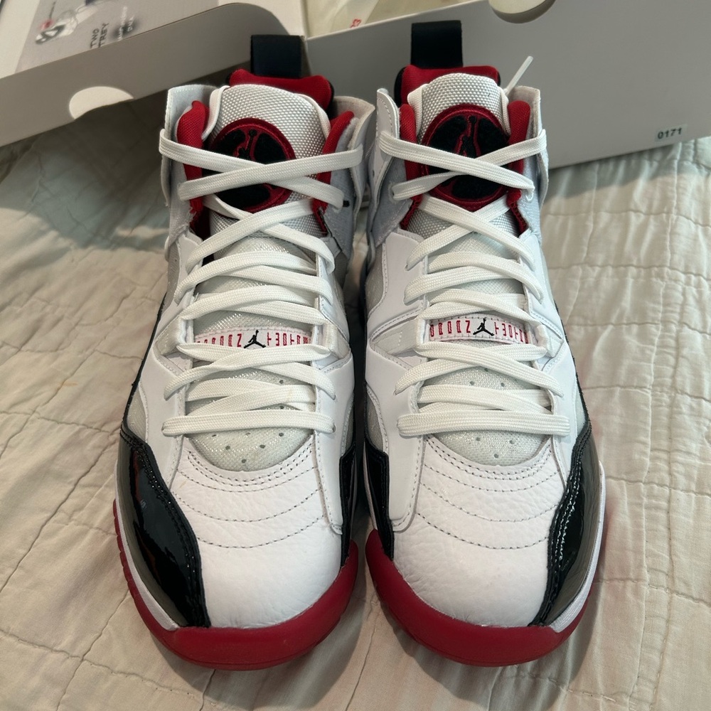 Jumpman 2 Trey - Picture 2 of 6